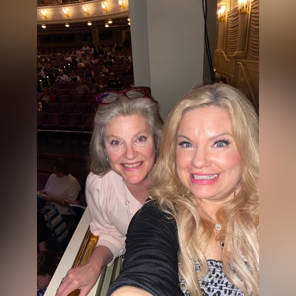 Meet your Posher, Stacy - Picture 9 of 9